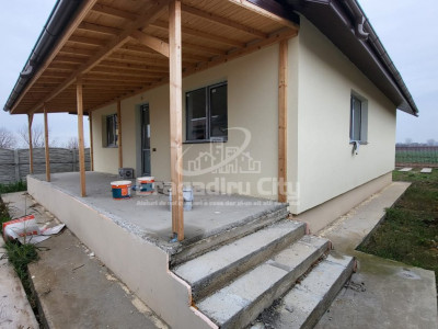 Casa central, Clinceni, centru, in apropierea Primariei 